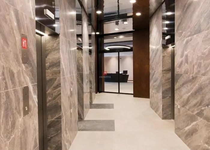 Sag 28 Floor Panrama Free Parking Free Wifi 브라티슬라바